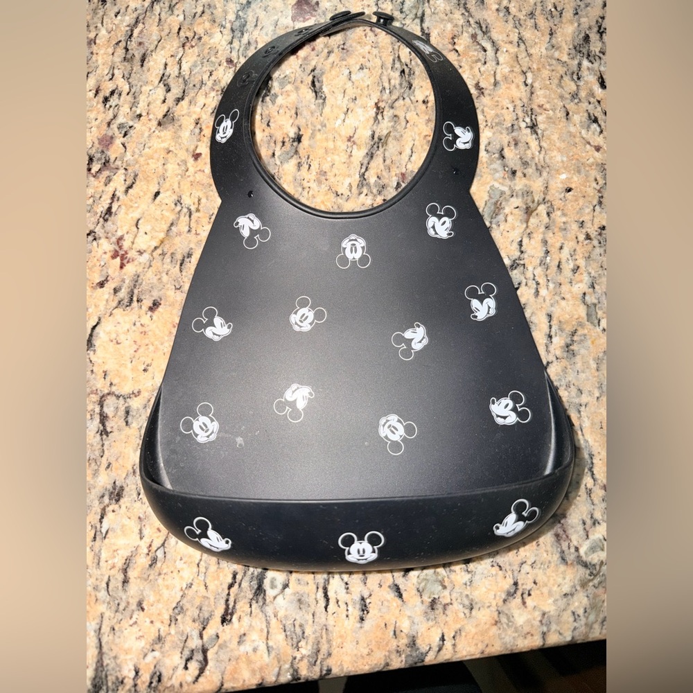 Disney Baby Bumkins Silicone Bib Black And White Mickey Mouse Face Easy Wipe